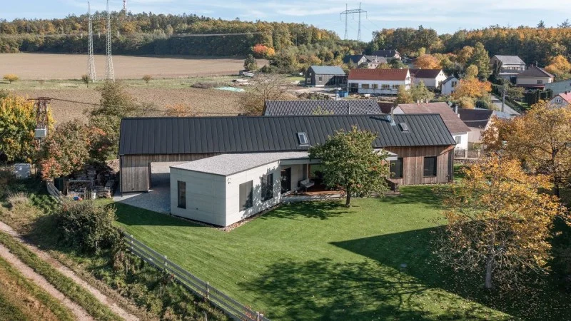 Zpráva: Územní rozpočty hospodařily s přebytkem 70,6 miliard korun za tři čtvrtletí 2025