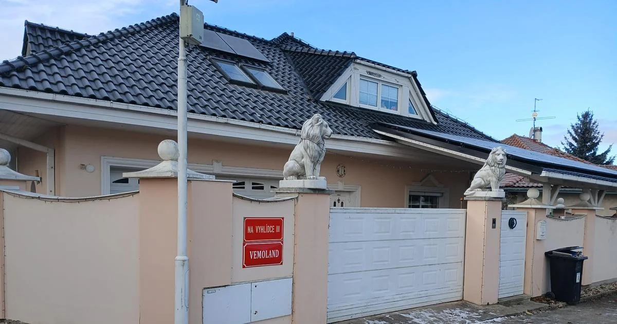 Ilustrace k článku: Karlos Vémola ve vazbě, jeho nemovitosti se rozvíjejí