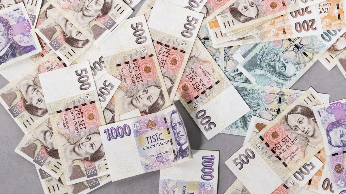 Ilustrace k článku: Schillerová se potýká s rozpočtovým deficitem, odhalení minulosti vyvolává otázky