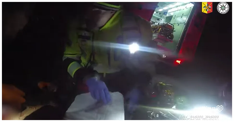 Ilustrace k článku: Petr z Prahy přišel o ruce a utrpěl vážná zranění při výbuchu zakázané pyrotechniky