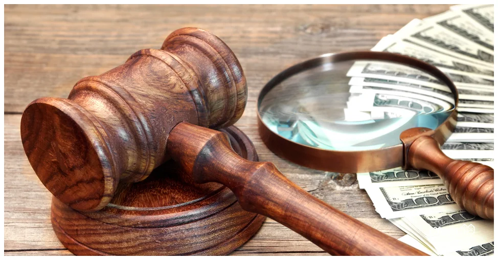 Иллюстрация к статье: В Чехии адвокат и ее дочь обвиняются в хищении 161 млн крон – признание вины и отрицание дочери