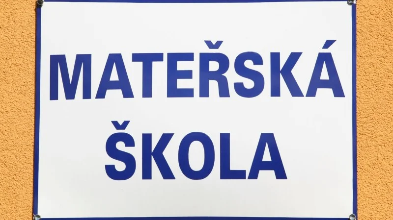 Zpráva: Incident v Liberci: Neznámý muž se pokusil odvést dítě ze školky