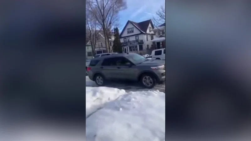 Zpráva: Agenti ICE zastřelili ženu v Minneapolis, Trump hovoří o sebeobraně