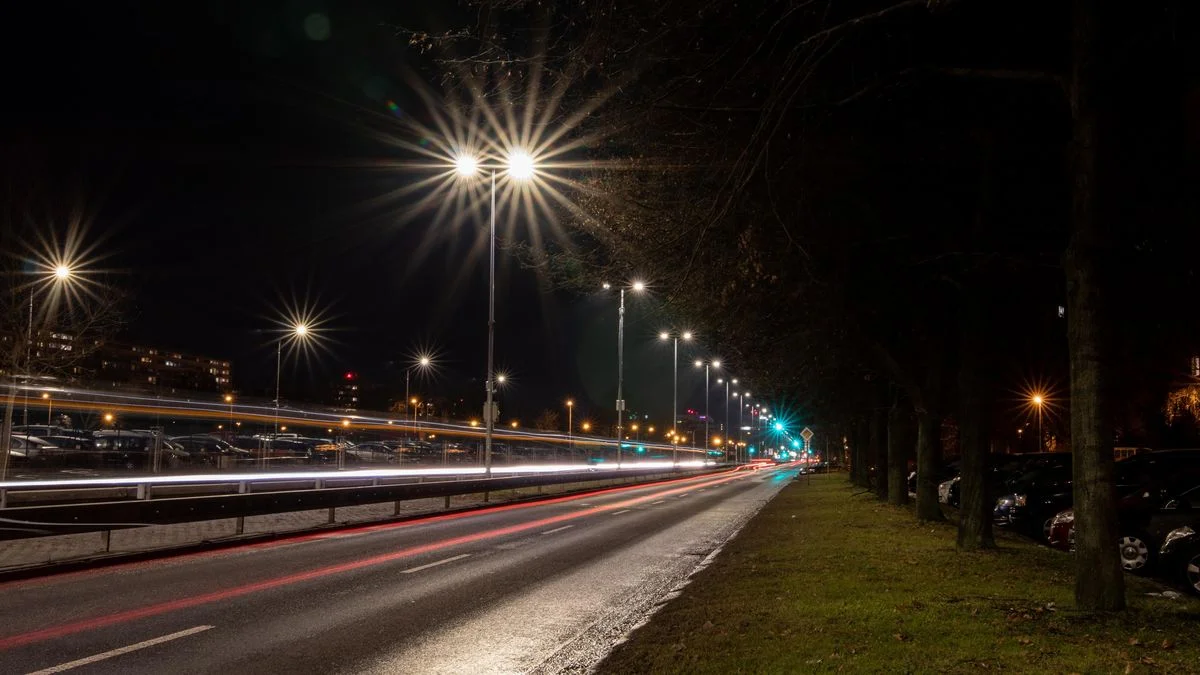 Ilustrace k článku: Praha mění osvětlení: Nové LED lampy vyvolávají odpor mezi obyvateli a odborníky