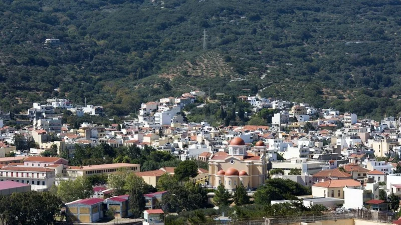 Zpráva: Na Krétě naměřili v noci 25,3 °C, většina Evropy mrzne