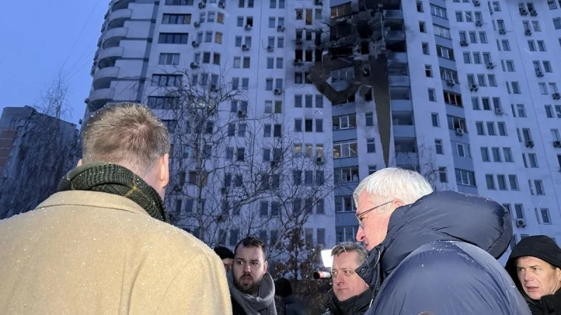 Zpráva: Turecký poslanec: Za válku může rozšiřování NATO, prohlásil na místě ruského útoku v Kyjevě