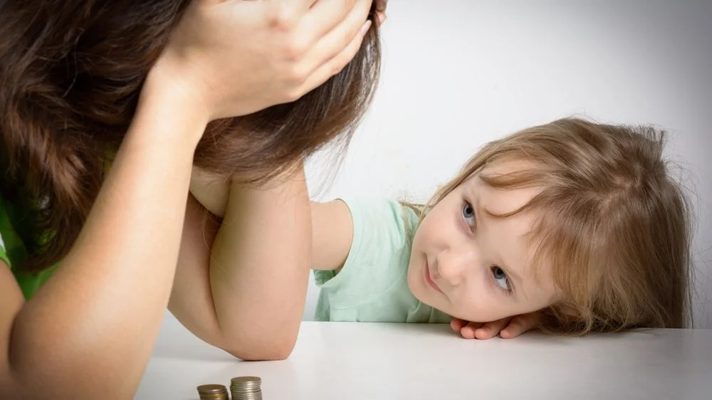 Ilustrace k článku: Nová superdávka: Jak se posuzuje výživné a co to znamená pro rodiče