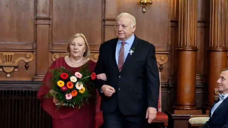 Zpráva: Stejné místo, stejný den: Sestry z Liberce oslavily zlatou svatbu po padesáti letech