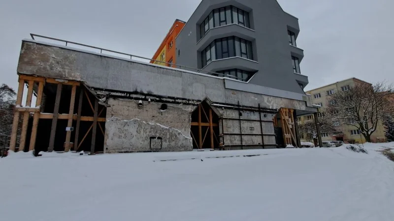 Zpráva: Požár v mostecké restauraci U Kojota si před rokem vyžádal sedm životů, vyšetřování pokračuje