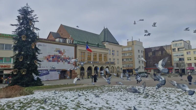 Фото новини: У Зліні стартувала кампанія „Už su Zlíňák“: тисячі людей отримають по 10 тисяч крон