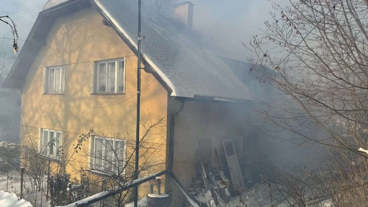 Ilustrace k článku: Hasiči zasahovali u požáru stodoly, plameny se rozšířily na rodinný dům