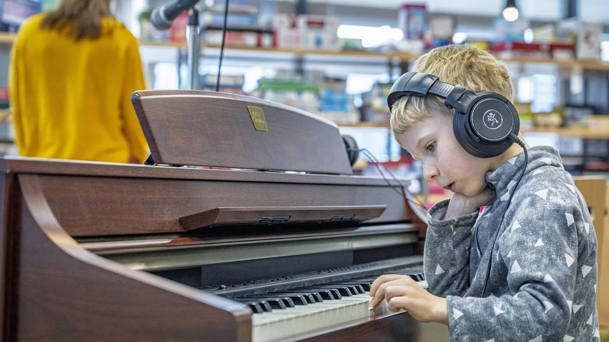 Иллюстрация к статье: В Либерце открыли креативную библиотеку: игры на музыкальных инструментах и 3D-очки