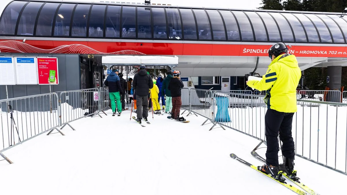 Ilustrace k článku: Lyžování za 1600 korun: Rattaj o cenách a budoucnosti českých hor
