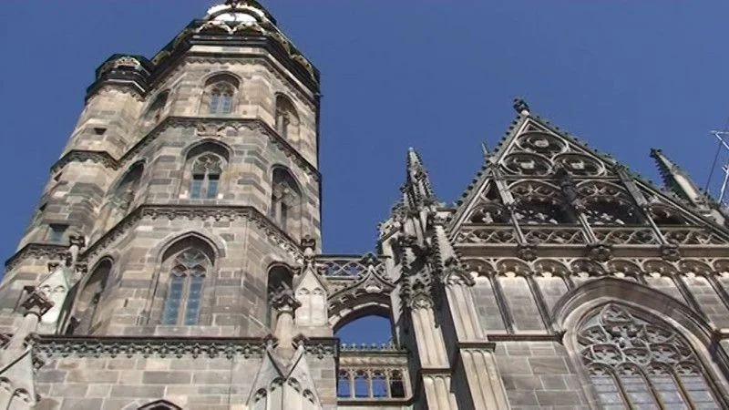 Zpráva: Na Slovensku došlo k útoku na politického komentátora Petra Schutze