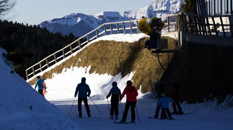 Zpráva: Lyžařská střediska v Itálii čelí výzvám klimatických změn a sněhové nedostatkovosti