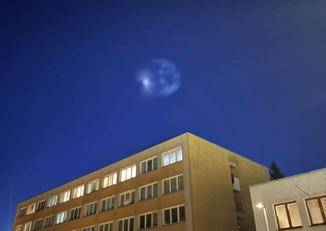 Zpráva: Čechy osvítilo neobvyklé světlo na obloze