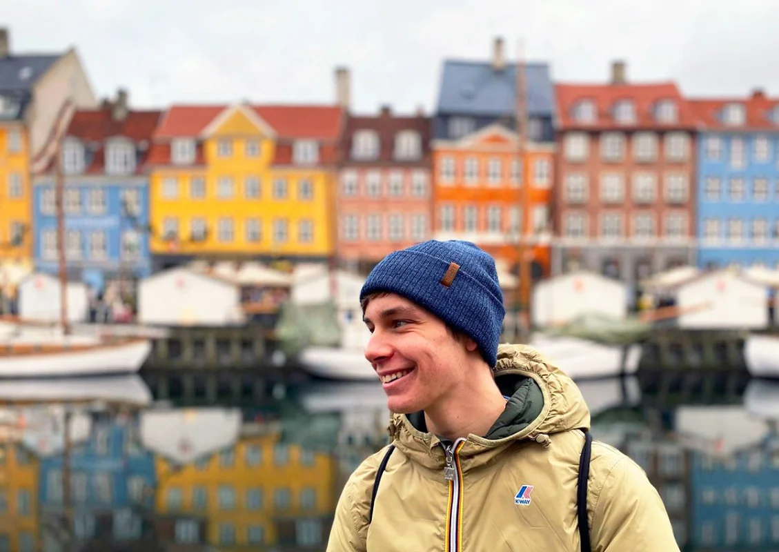 Ilustrace k článku: Praha a Brno v žebříčku nejšťastnějších měst světa 2025